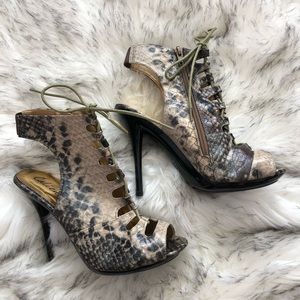 New! Caliente Poppy Brown Snake Heels